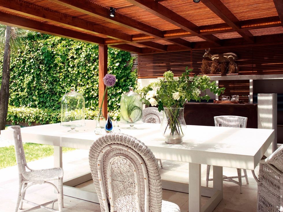 bucatarie exterioara cu pergola