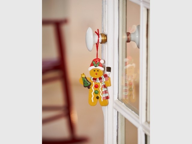 Decorati manerele usilor