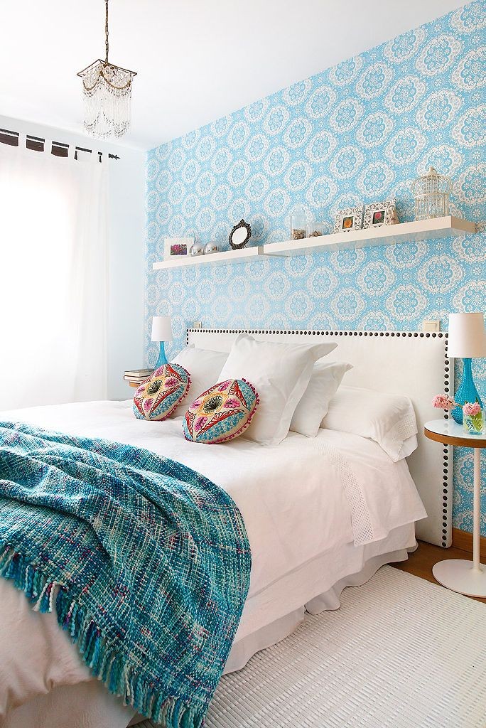 Dormitor in alb si albastru