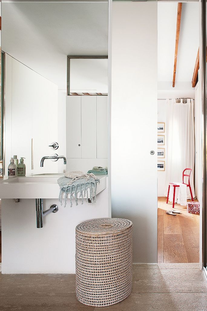 baie moderna deschisa