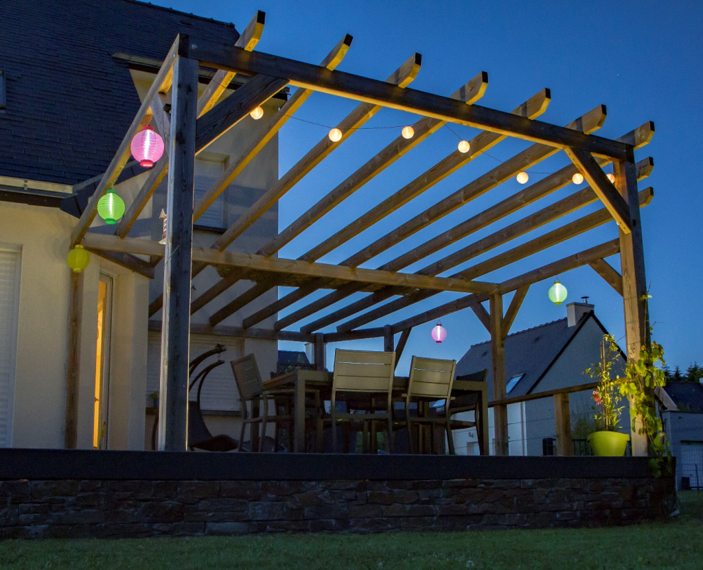 Ghirlanda de lampion pergola din lemn - Bois Expo