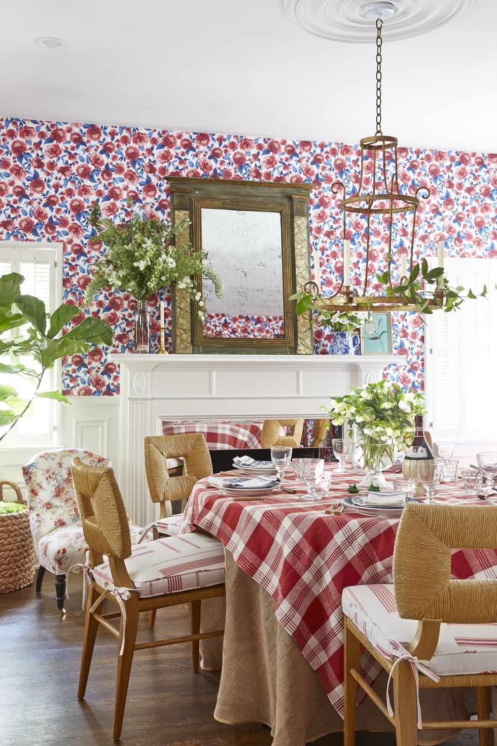 tapet floral pentru zona de luat masa bucatarie