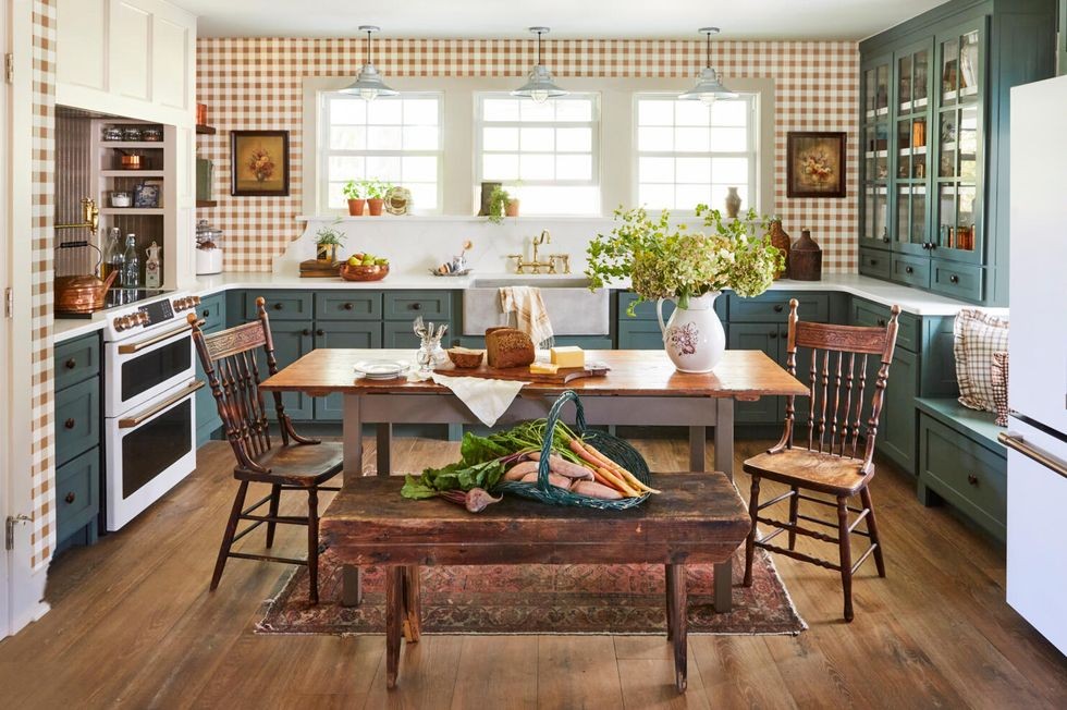 bucatarie ferma cu tapet vichy