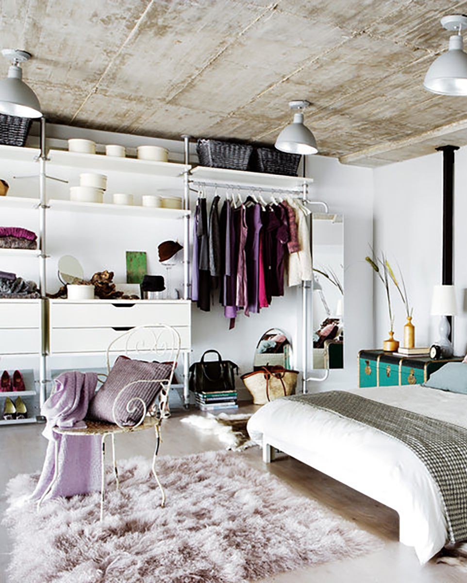 dressing deschis personalizat in fata dormitorului