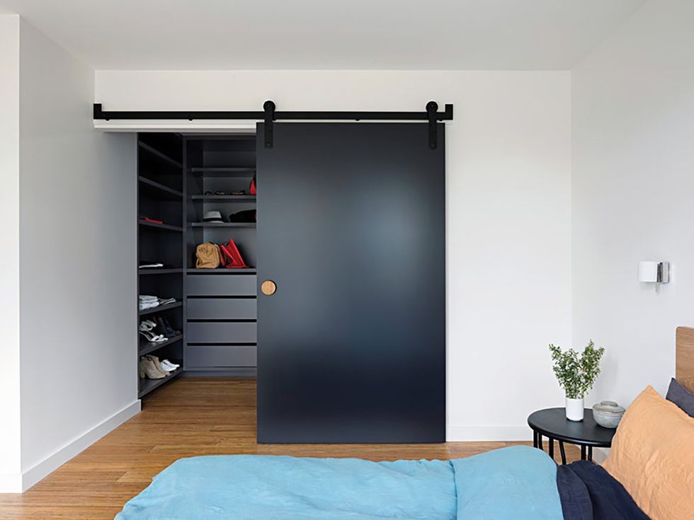 dressing cu usa glisanta neagra